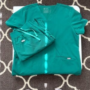 Figs Cactus Green Scrub Set